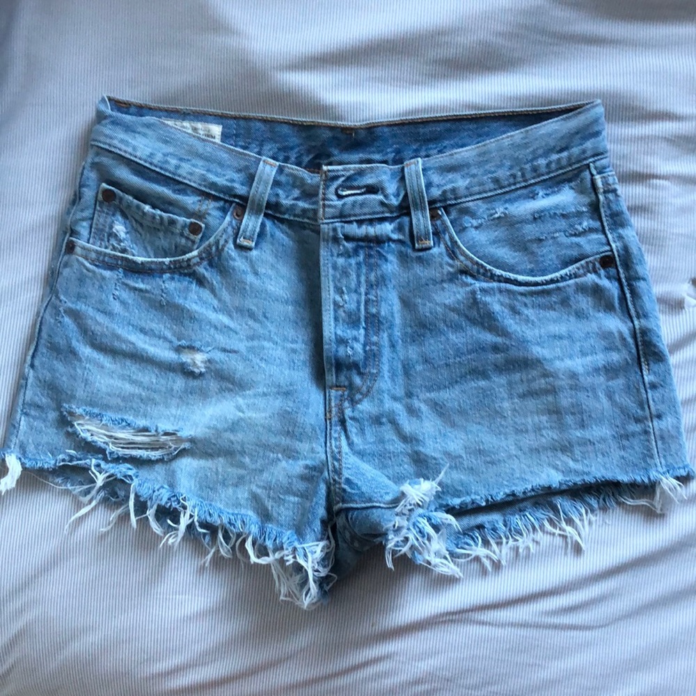 Levi’s Highrise Shorts
